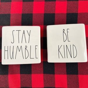 LOT OF 2 RAE DUNN STAY HUMBLE‎ BE KIND CERAMIC DECOR PAPERWEIGHTS